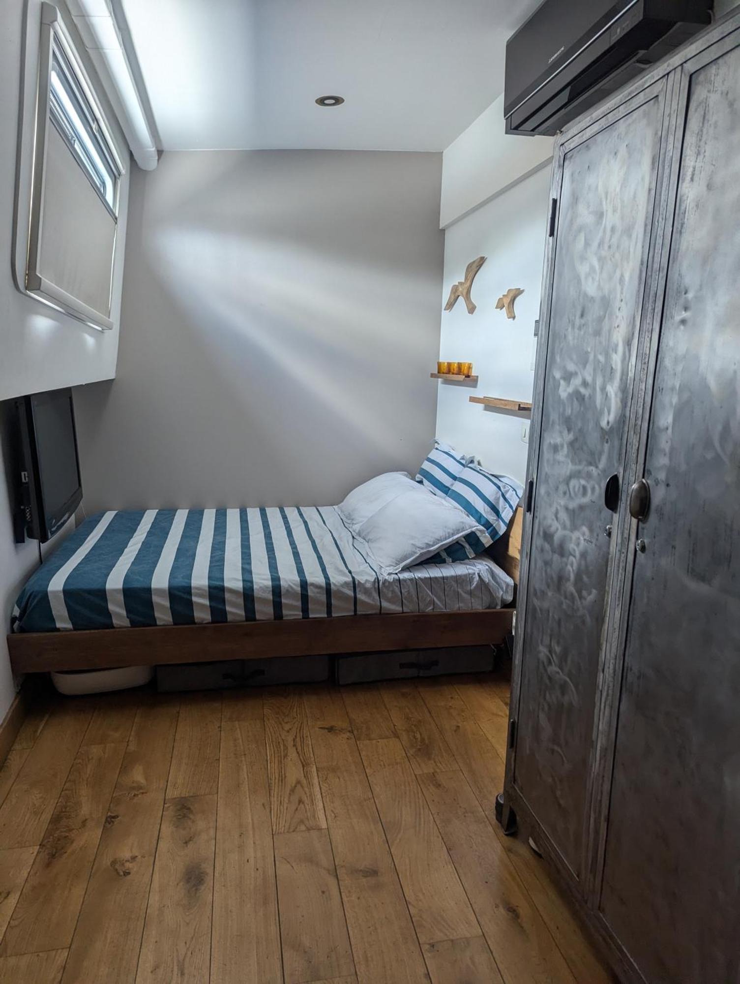 Parisiandaydreamhouseboat *