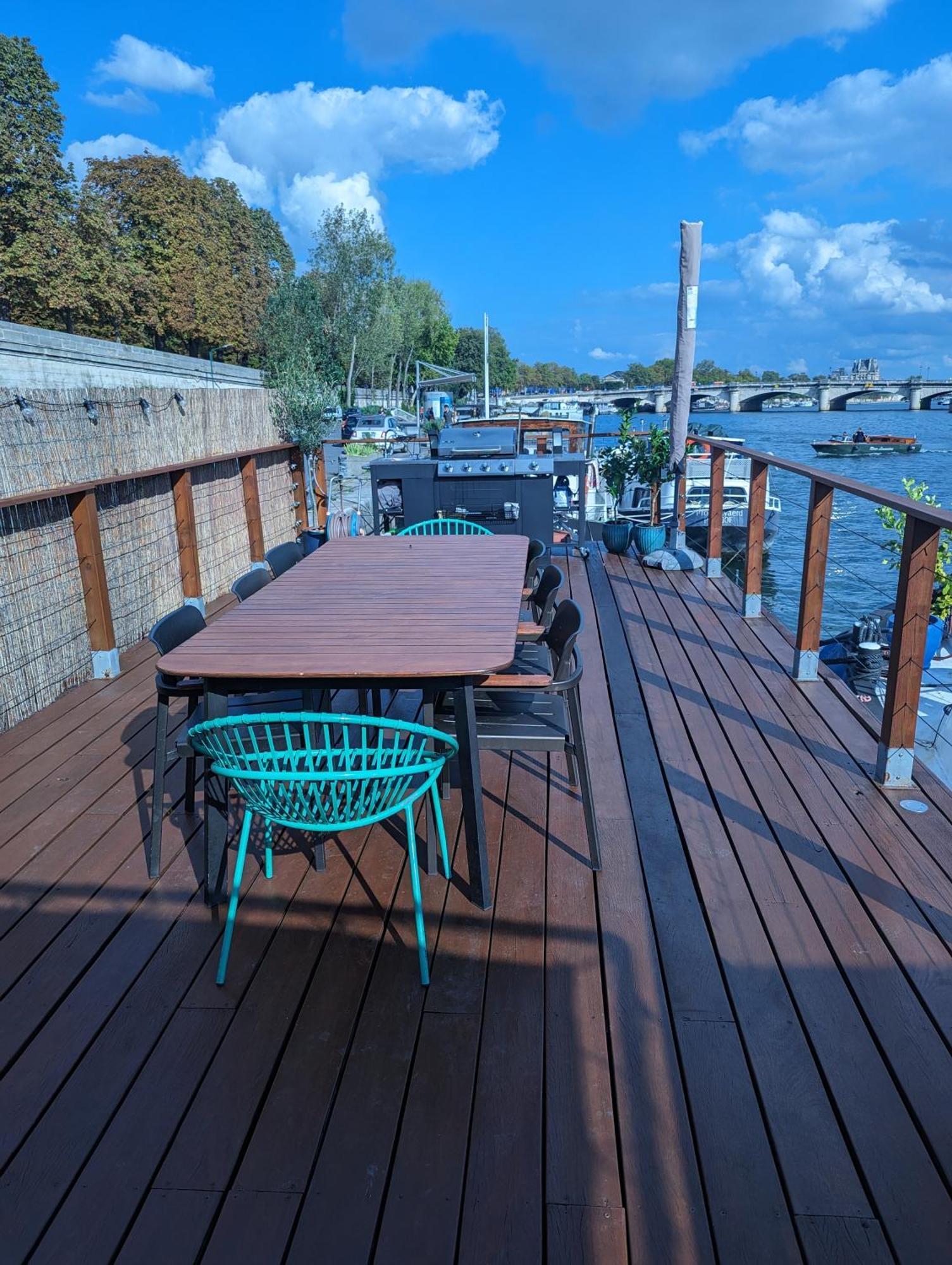 Parisiandaydreamhouseboat Paris