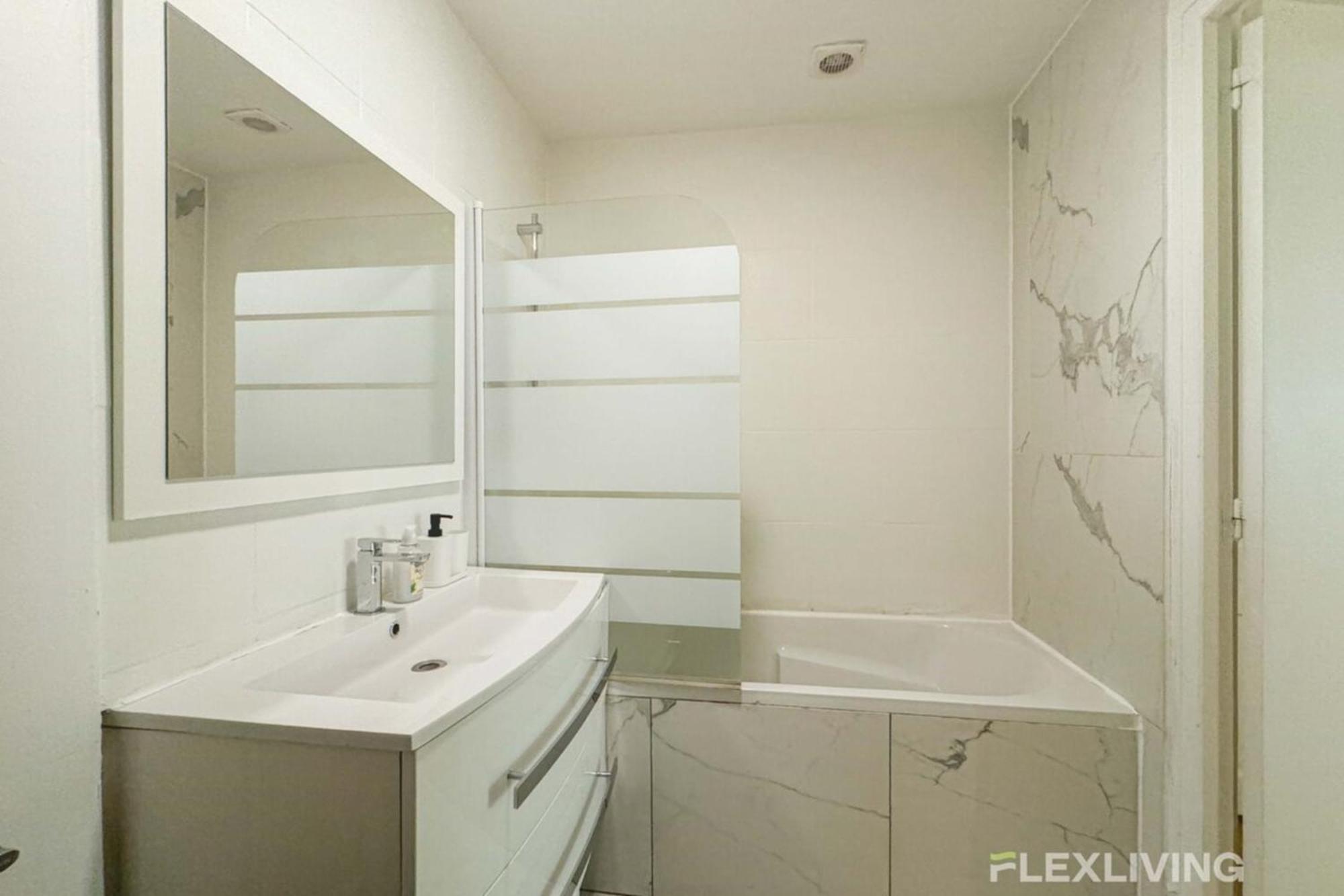 Flexliving - - Banquier Holiday home