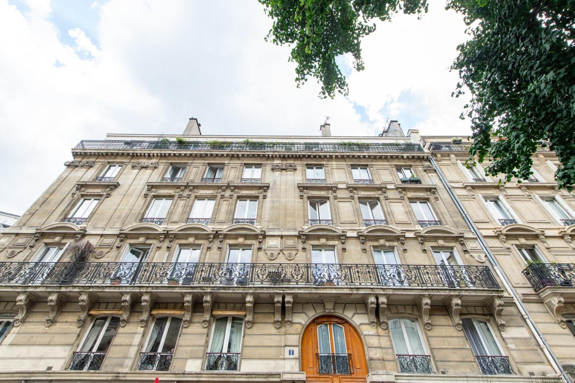 Geranimus Parisian Charm Apartment Paris