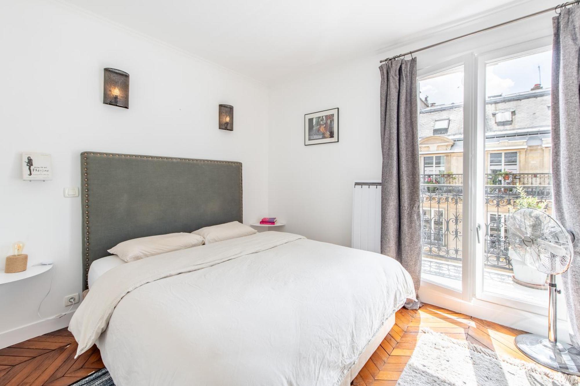 Geranimus Parisian Charm Apartment