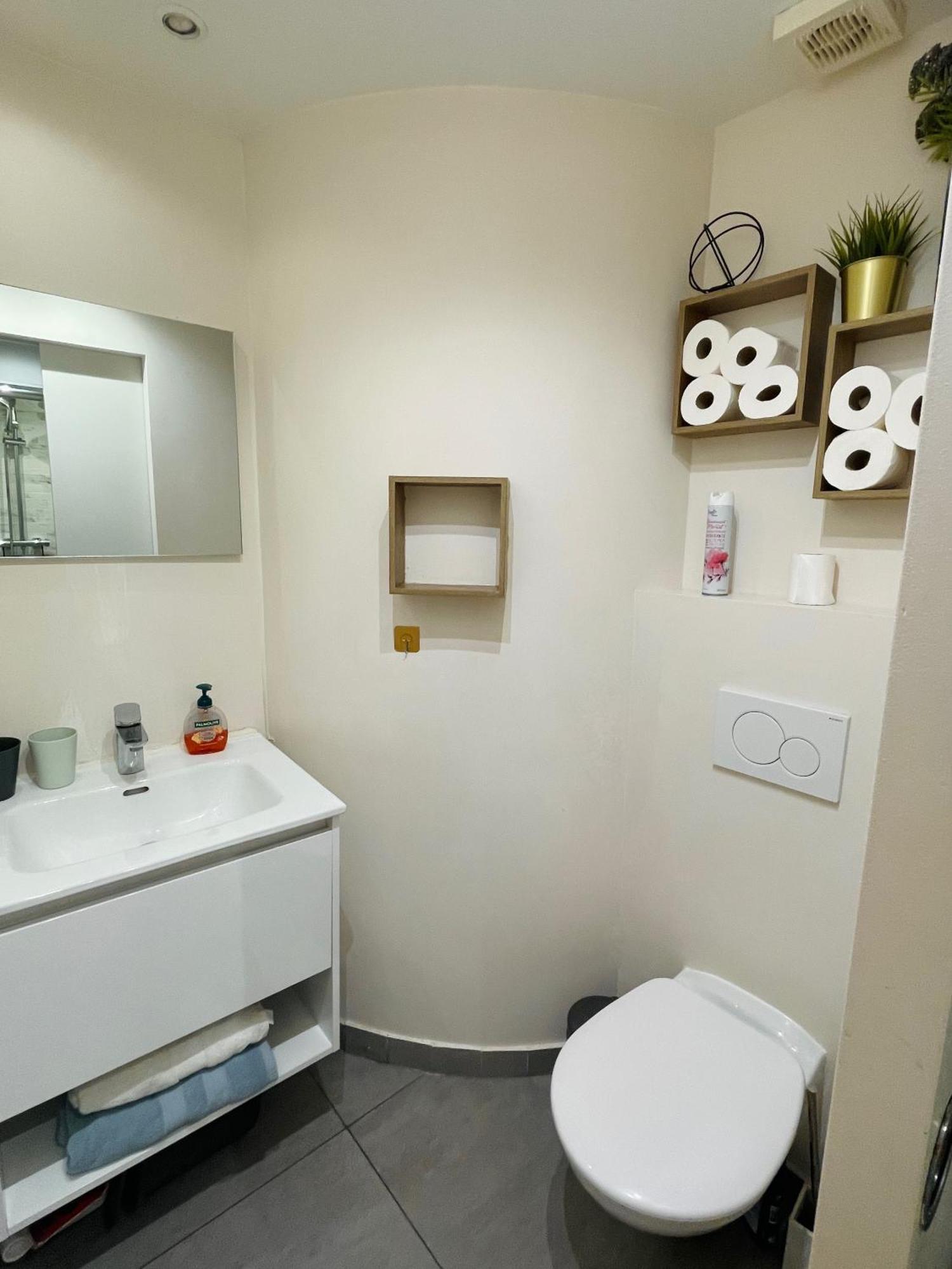 Chic Marais Centre Apartment Paris