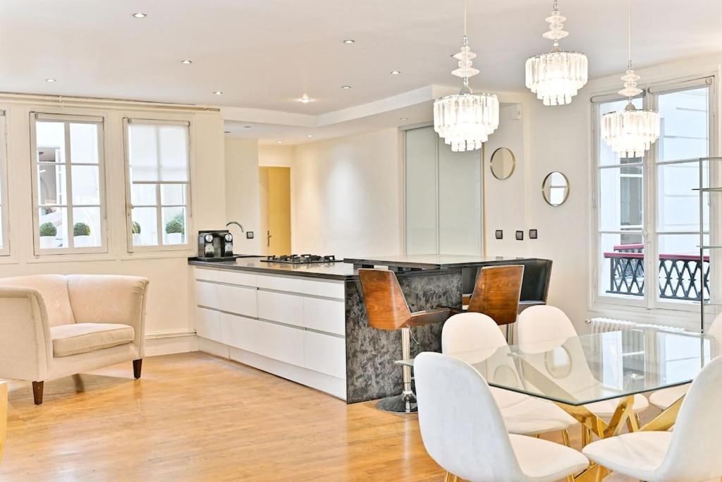 Prestigieux Et Lumineux De 150m2 - Ii *