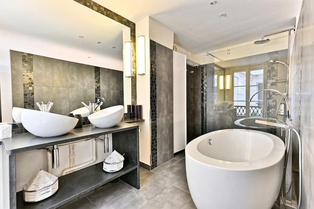 Prestigieux Et Lumineux De 150m2 - Ii Apartment Paris
