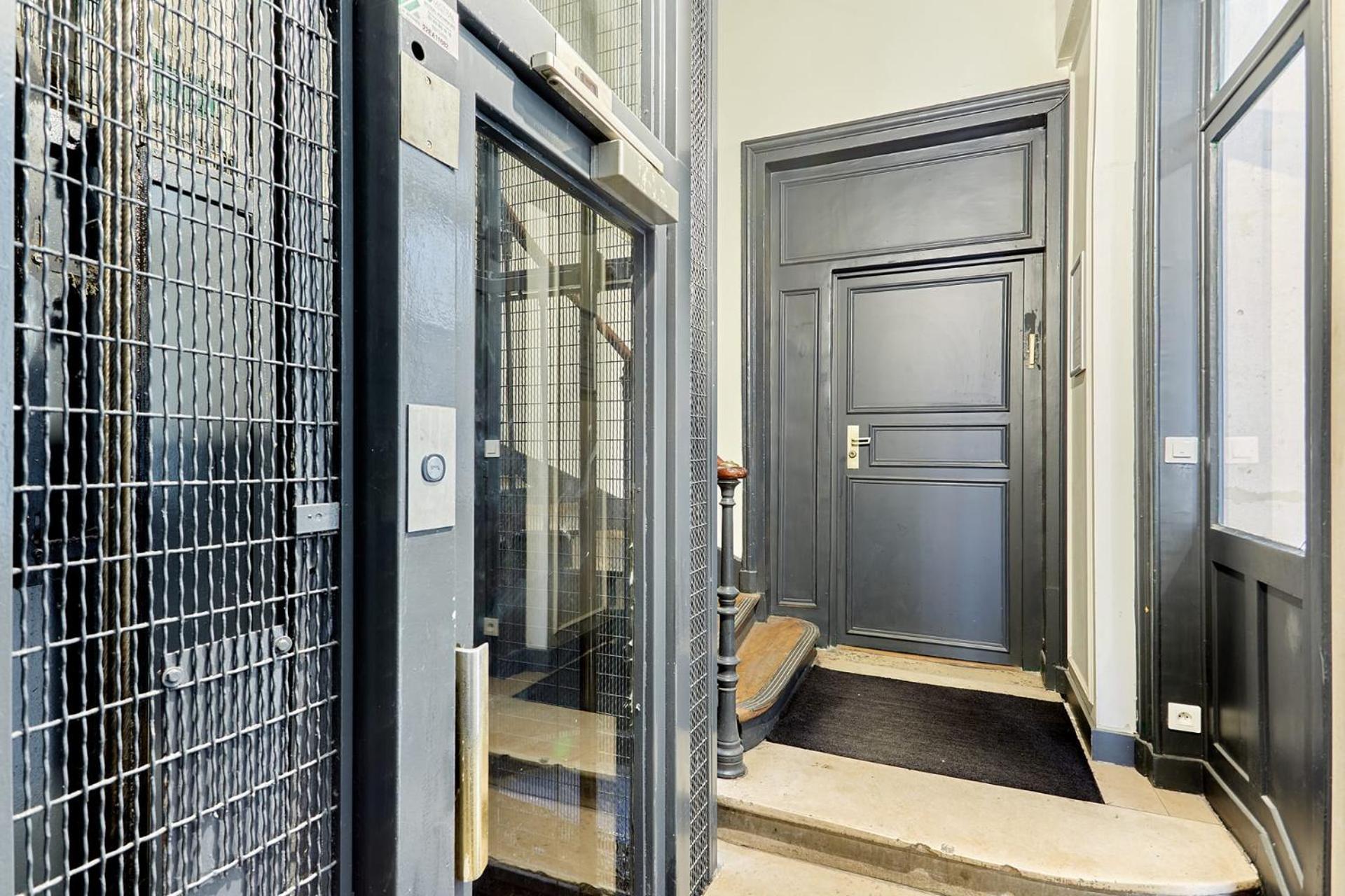 Apartment Superb 2 Bedrooms Centrer Of By Prestige