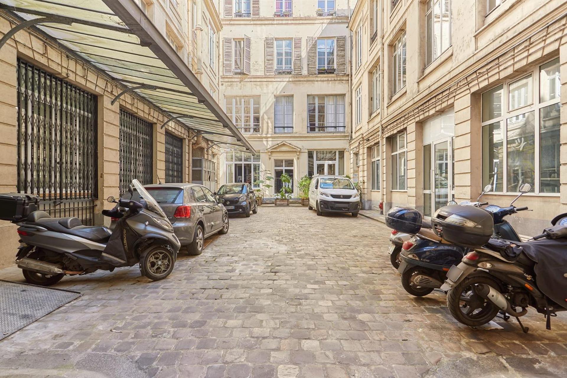 Apartment Superb 2 Bedrooms Centrer Of By Prestige *