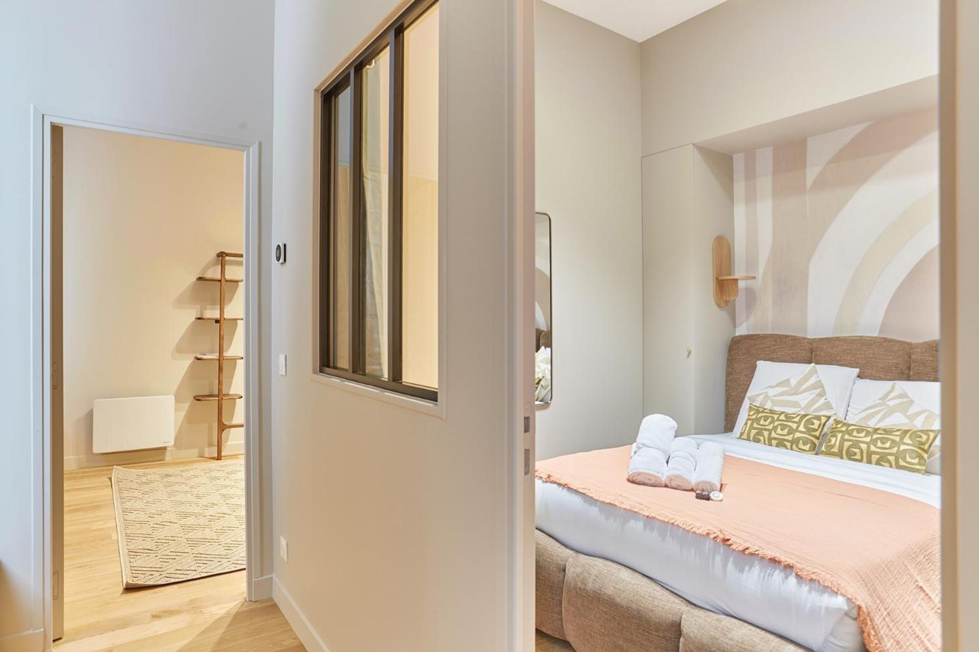 Superb 2 Bedrooms Centrer Of By Prestige Apartment *