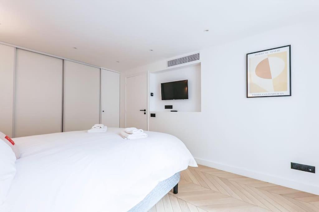 Urban Retreat Brand-new Duplex 2-bedroom Apartment *