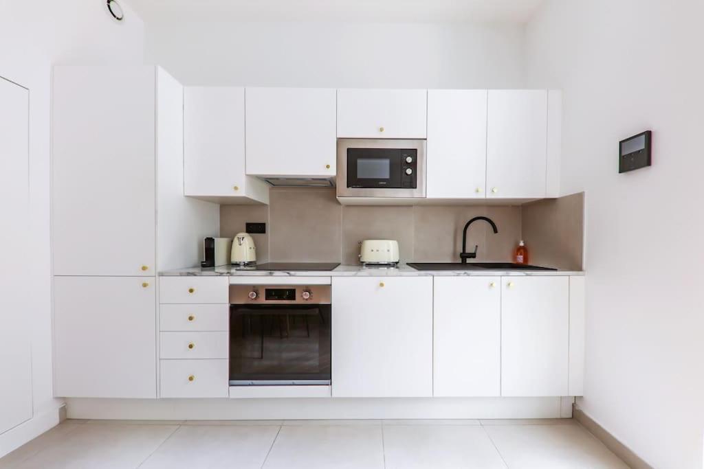 Urban Retreat Brand-new Duplex 2-bedroom Apartment