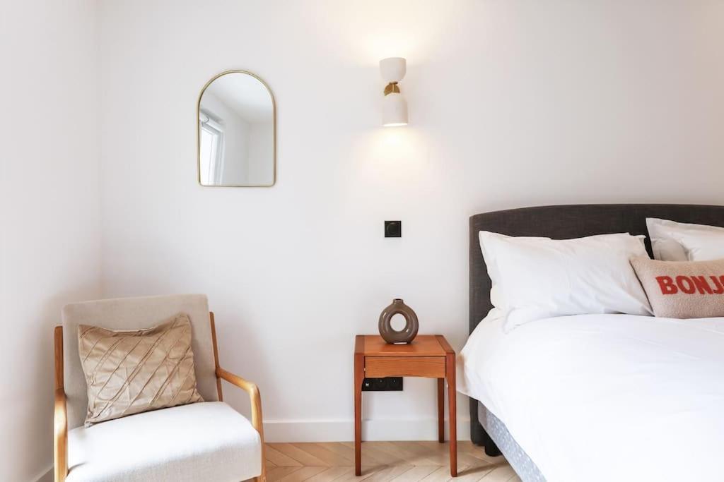 Urban Retreat Brand-new Duplex 2-bedroom Apartment *