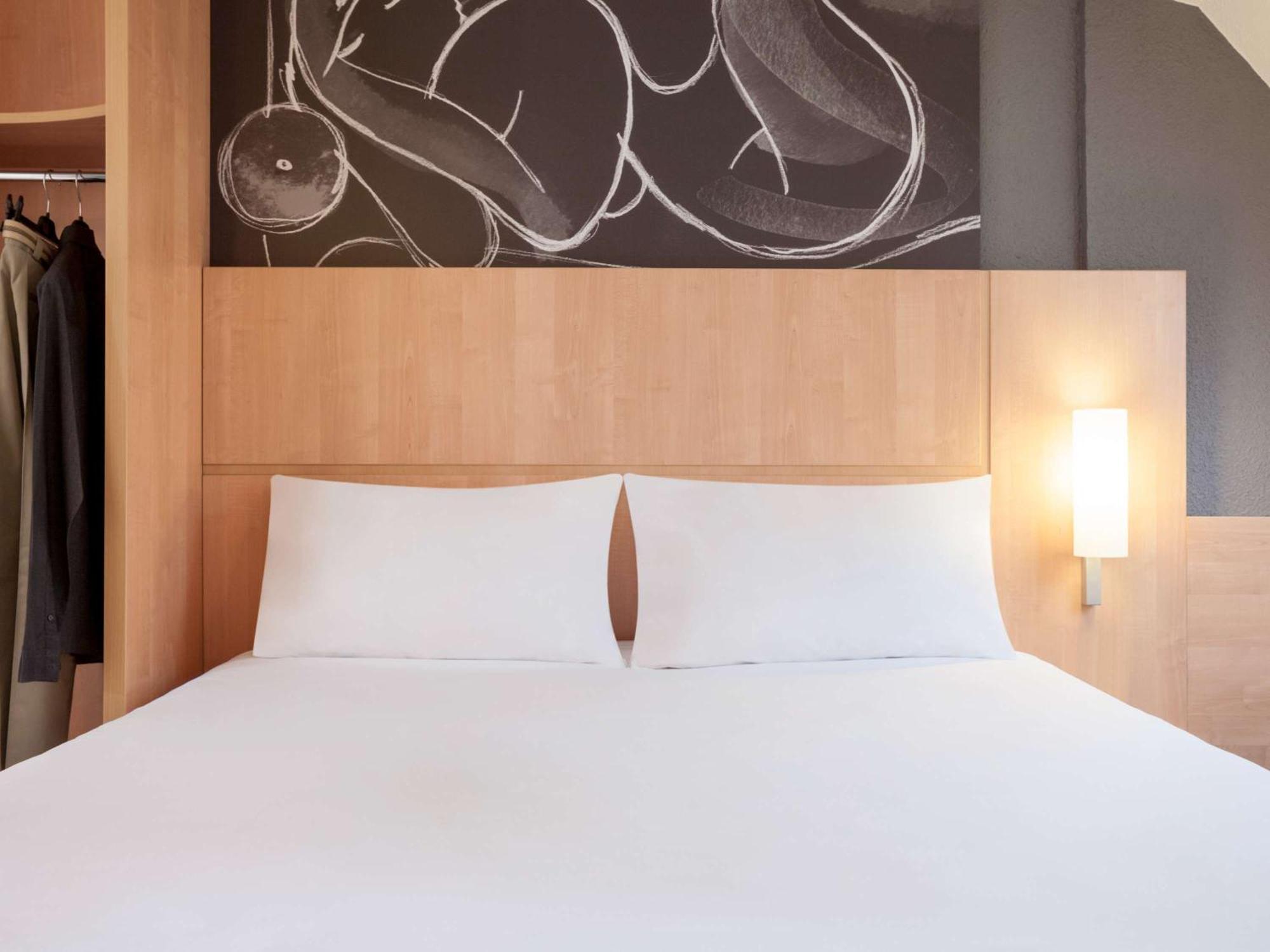 Ibis Maine Montparnasse Hotel 3*
