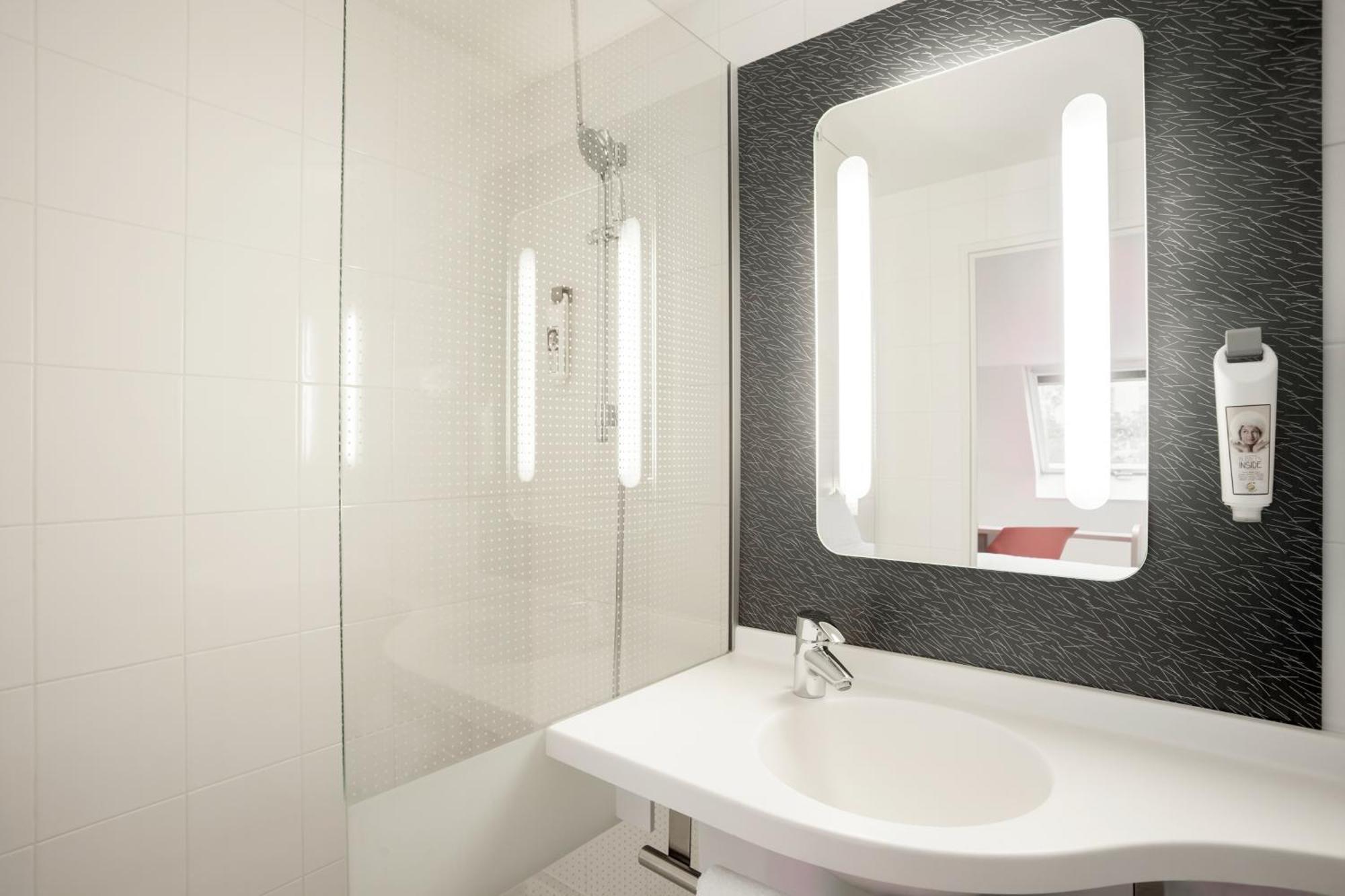 Hotel Ibis Maine Montparnasse Paris