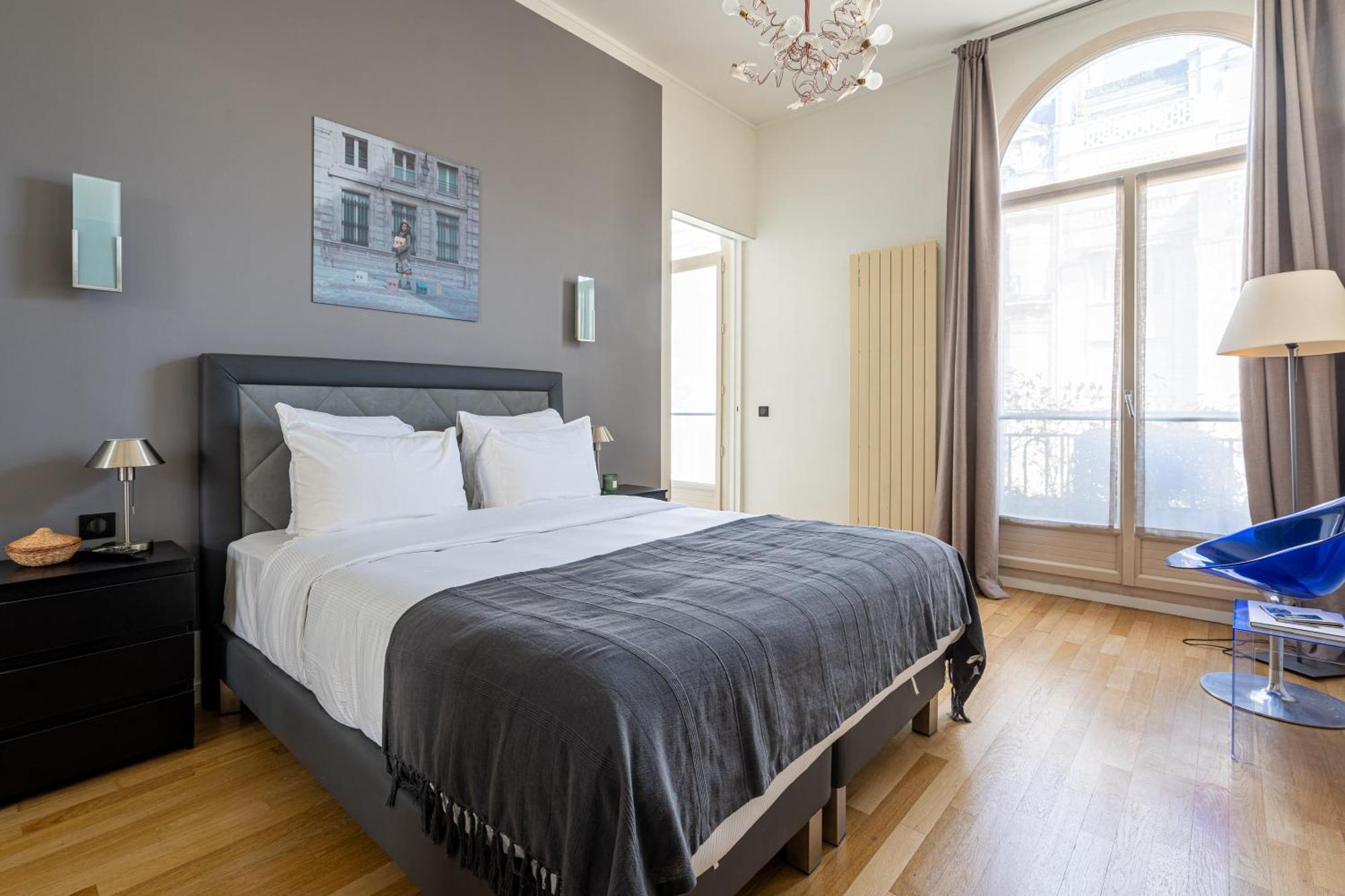 Apartment Luxury 4 Bedroom Eiffel Tower View