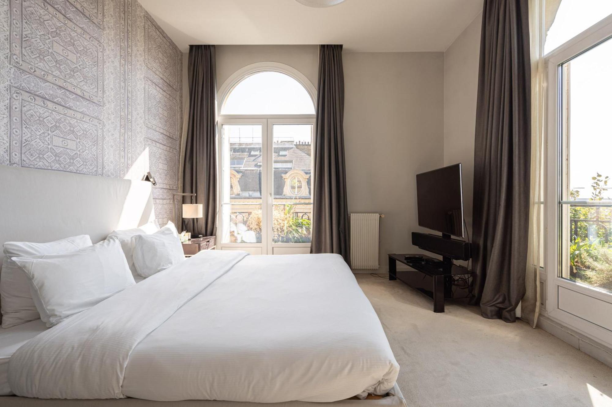 Apartment Luxury 4 Bedroom Eiffel Tower View *