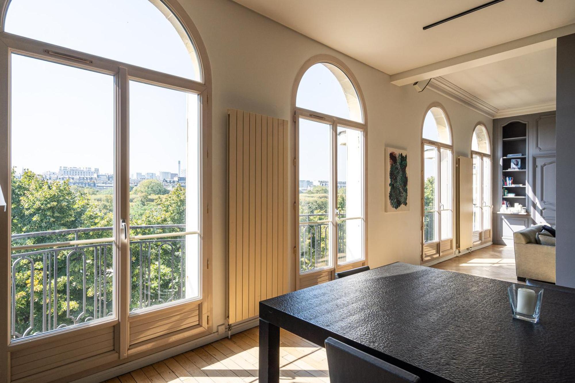 Luxury 4 Bedroom Eiffel Tower View * Paris
