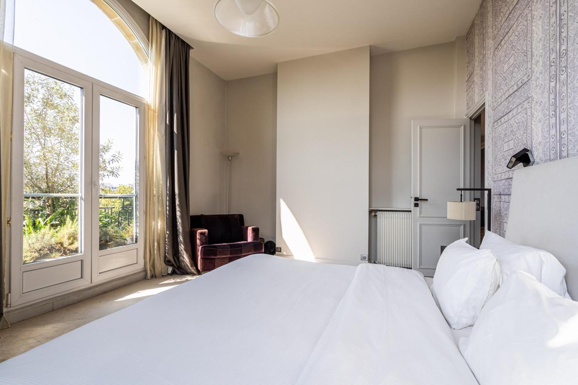 Apartment Luxury 4 Bedroom Eiffel Tower View