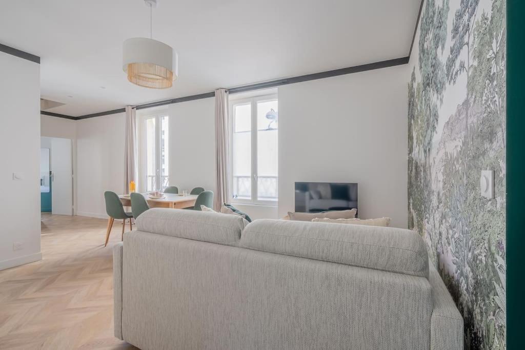 Apartment Mezzanine Coeur Du 11eme Arrondissement Paris