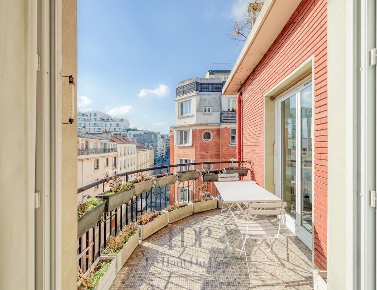 Superbe Avec Terrasse Dans Un Partage Dans Le Centre De Homestay *