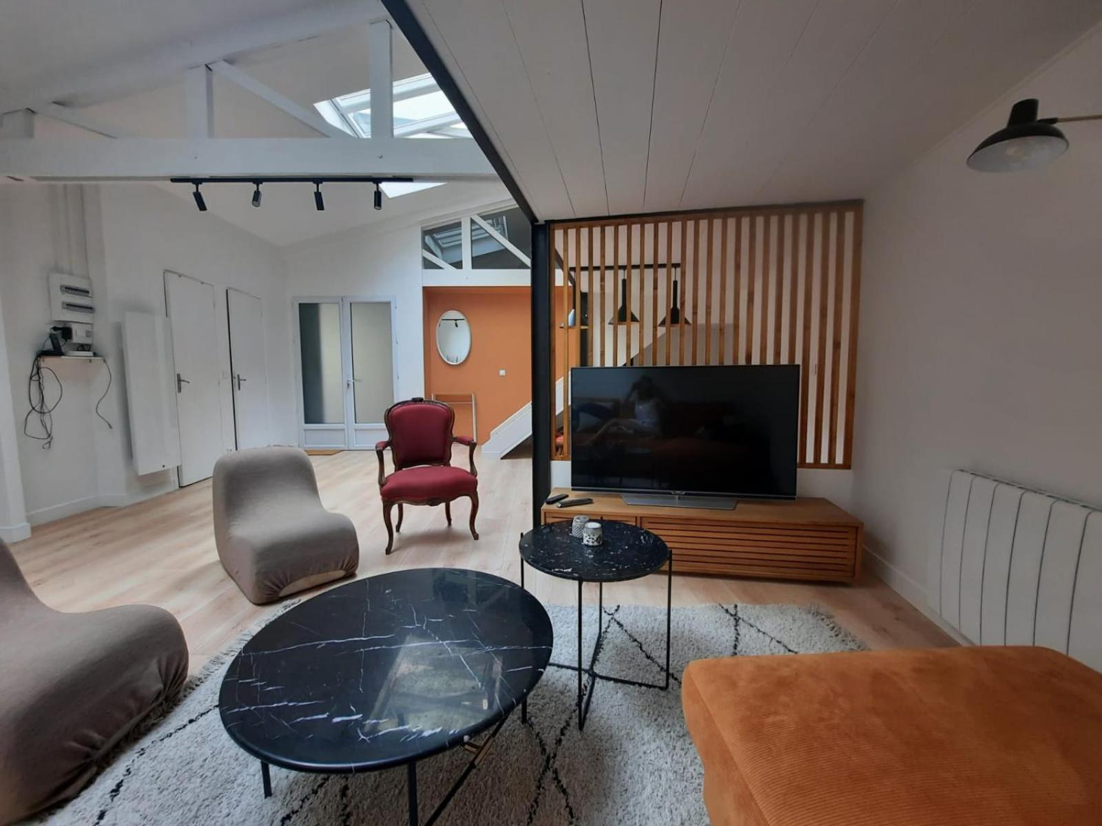 Loft 4-6 Personnes A Montmartre - Parking Prive * Paris