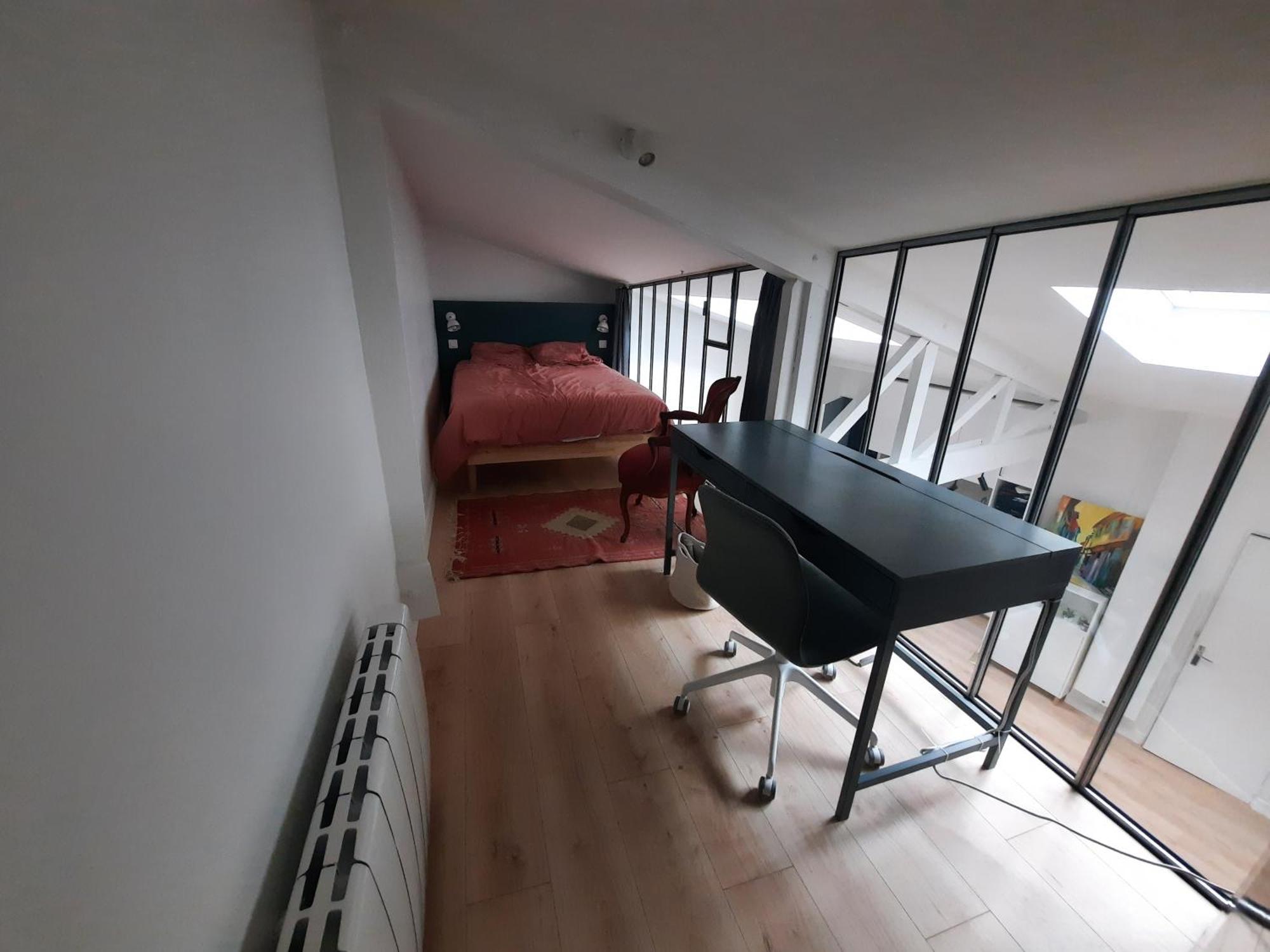 Homestay Loft 4-6 Personnes A Montmartre - Parking Prive
