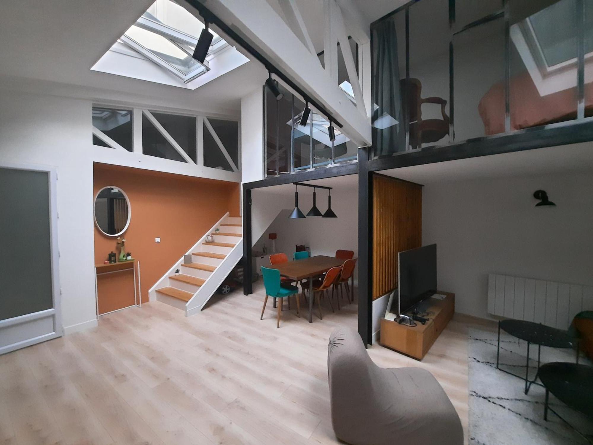 Loft 4-6 Personnes A Montmartre - Parking Prive Homestay