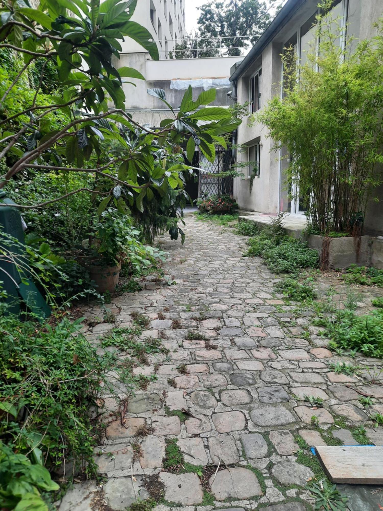 Loft 4-6 Personnes A Montmartre - Parking Prive Homestay