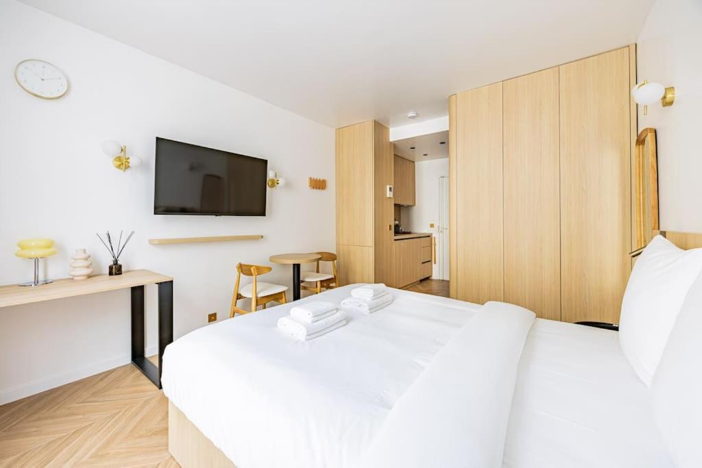 153 Luxueuse-etienne Marcel-chatelet-paris 3 *