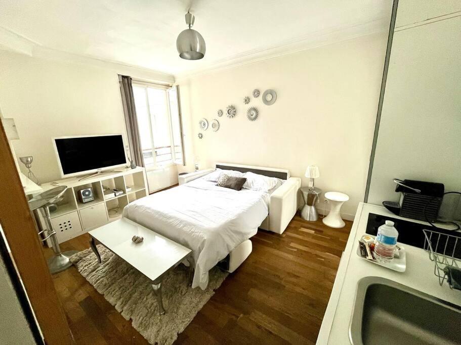 Gare Du Nord Gare De L'est Apartment
