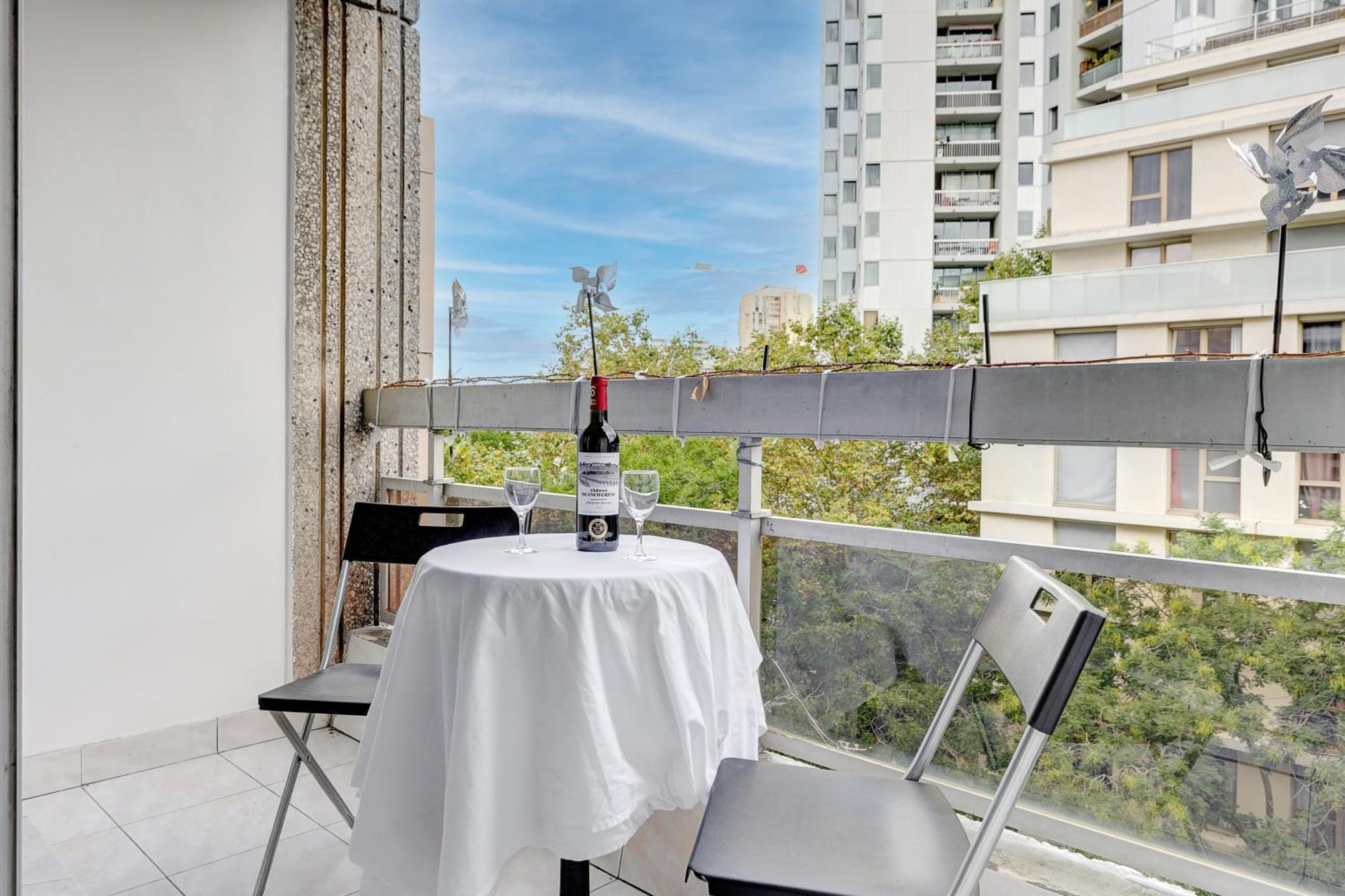 Apartment Au Coeur De Paris, Architecturale Et Elegante
