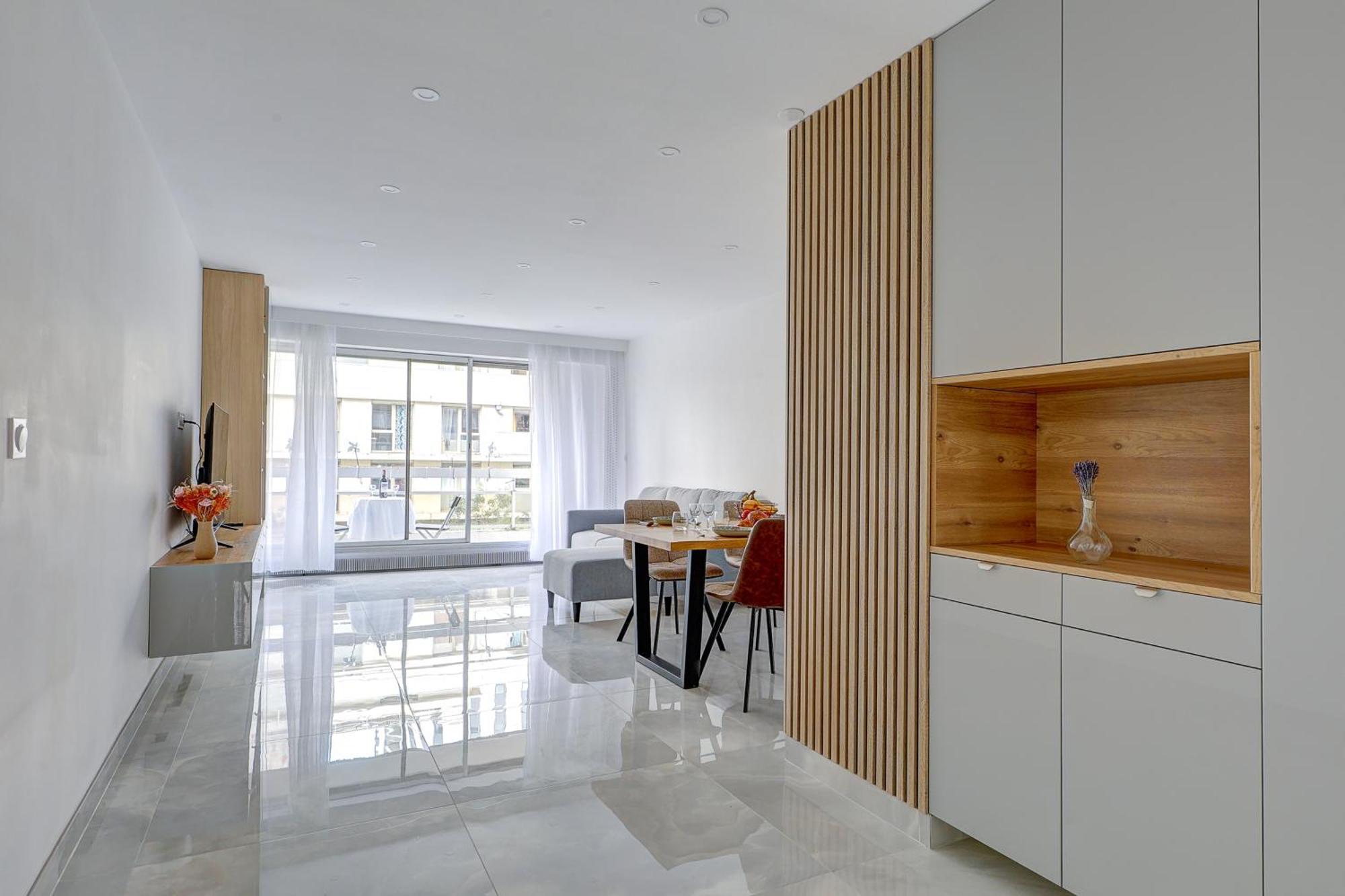 Appartement Au Coeur De Paris, Architecturale Et Elegante Paris