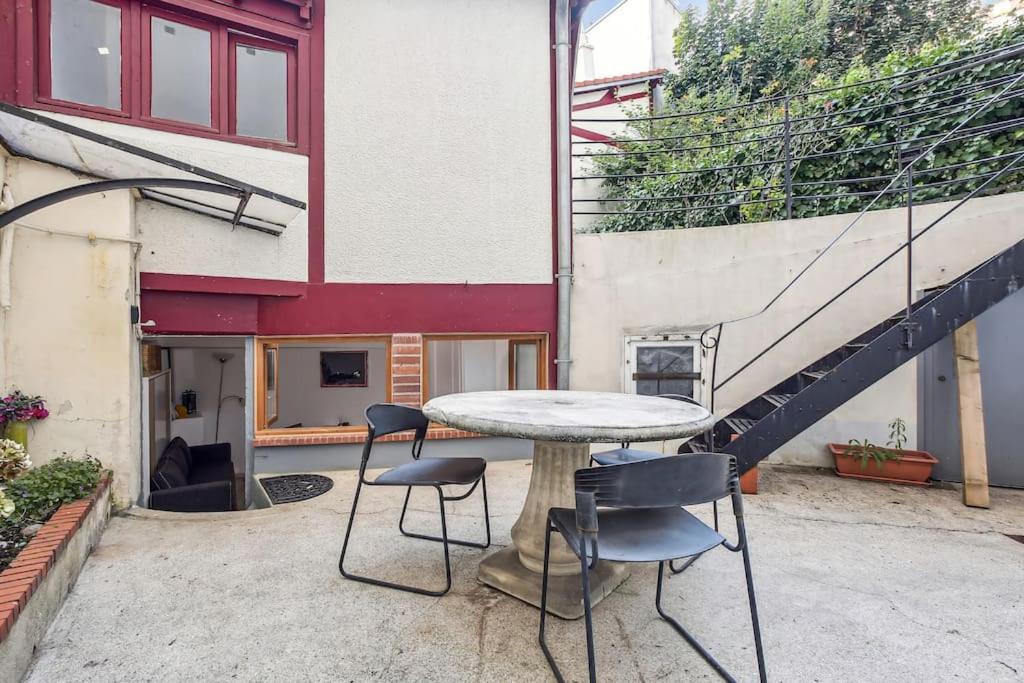 Apartment With Little Garden-terrace At Trocadero Paris