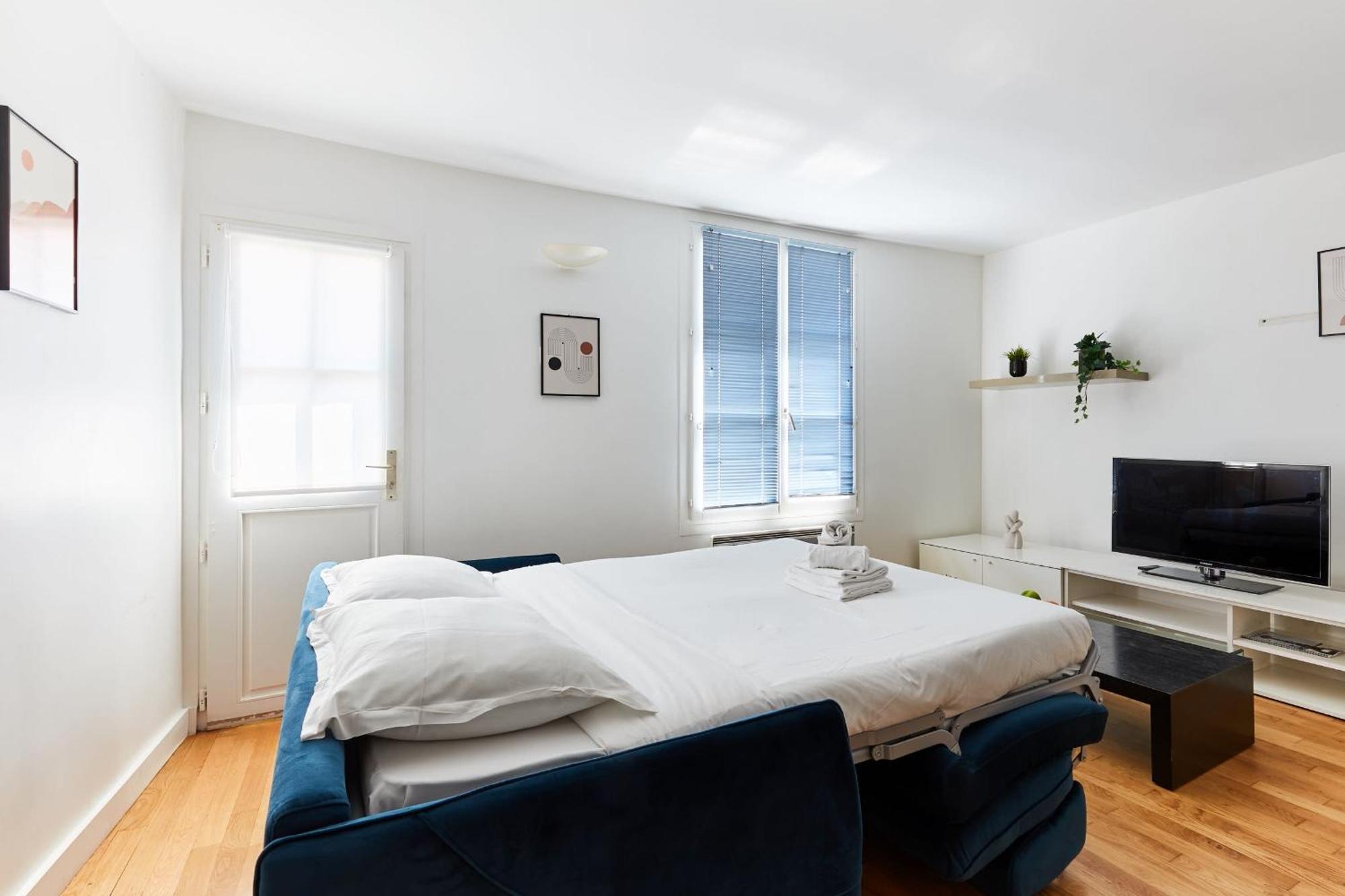 Latin Quarter - 1br With Balcony - Cityapartmentstay Apartment *