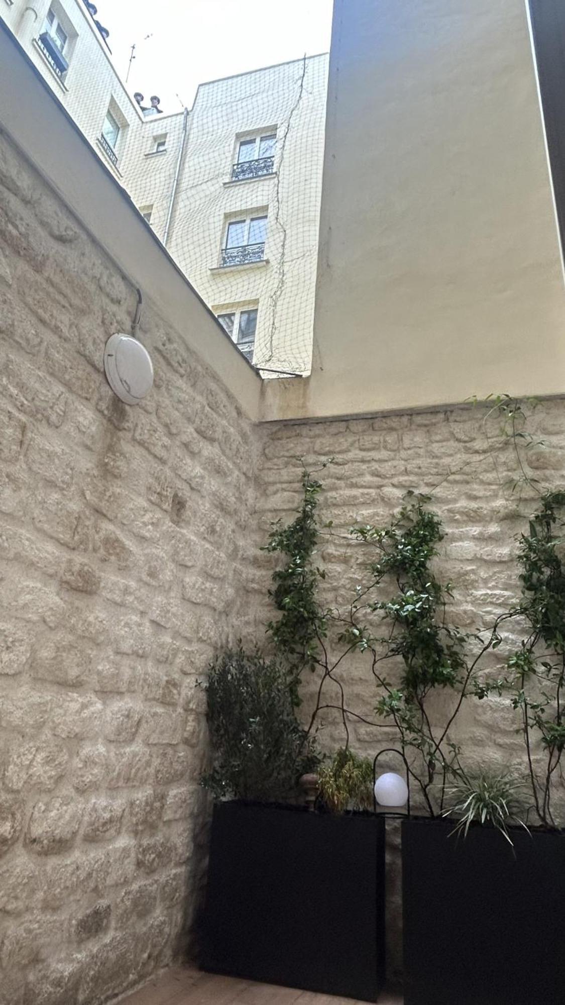 Apartment Grand Avec Patio A 14eme