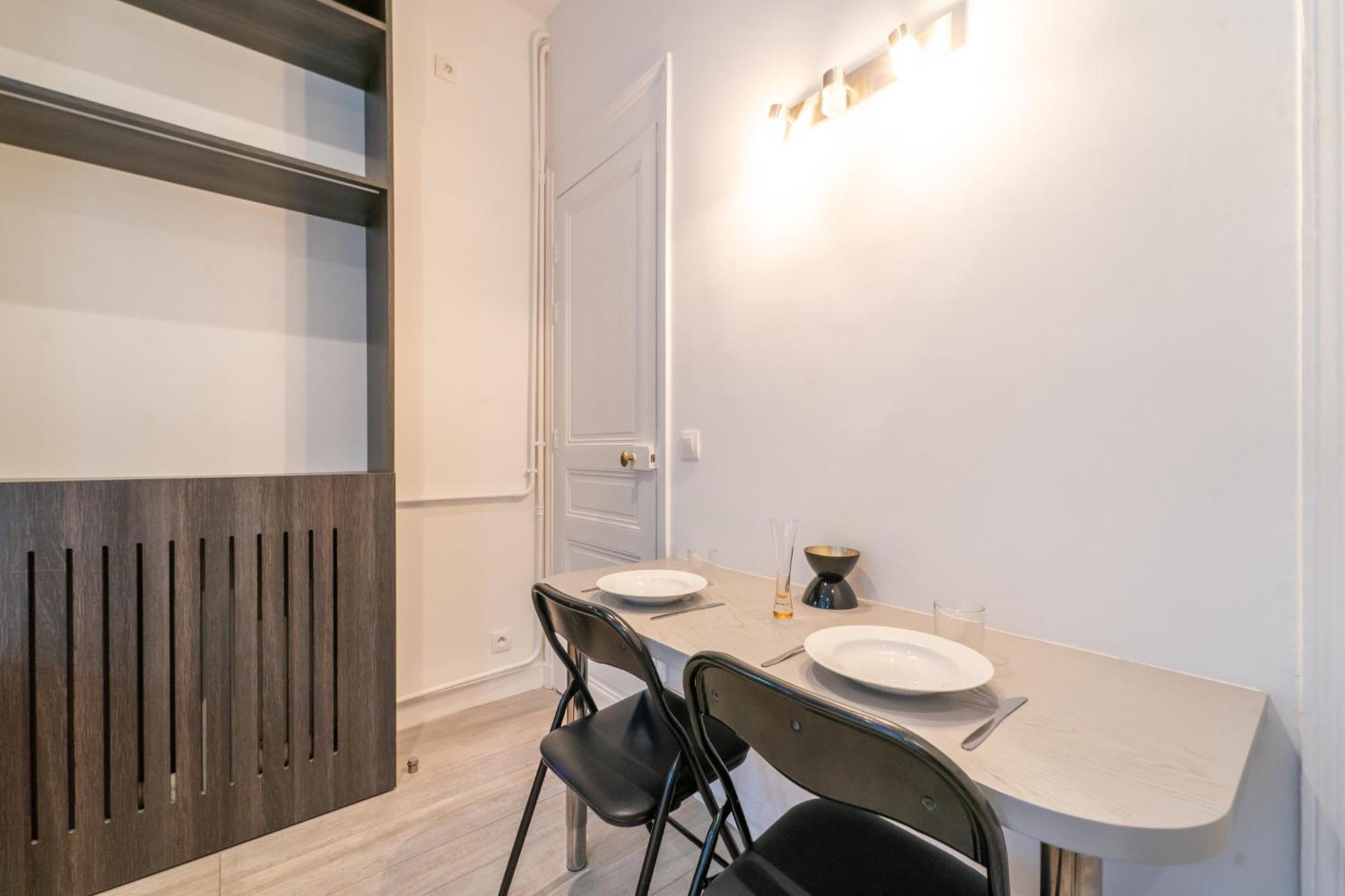 Le Courcelles - Proche Arc De Triomphe Apartment