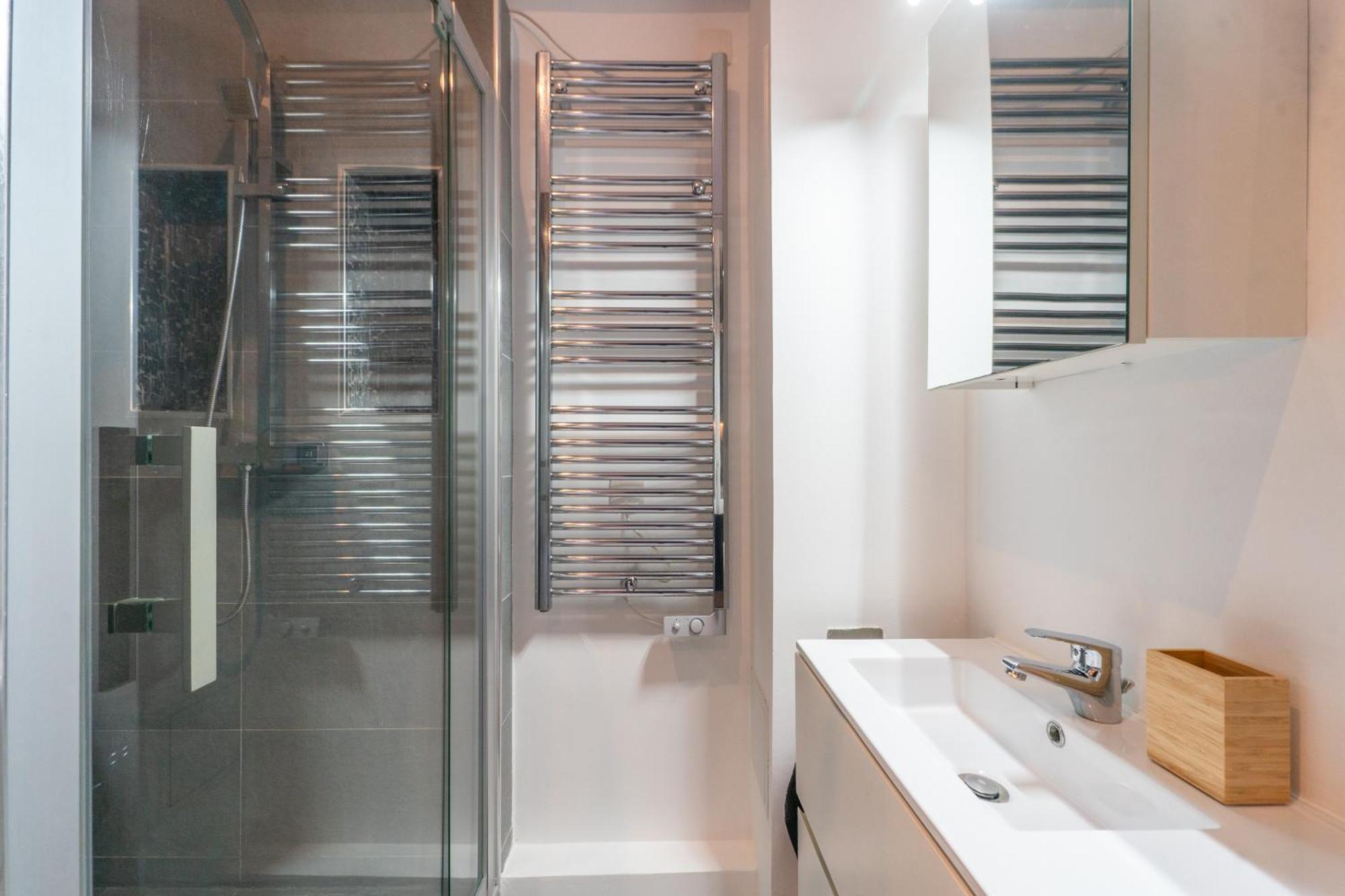 Le Courcelles - Proche Arc De Triomphe Apartment Paris
