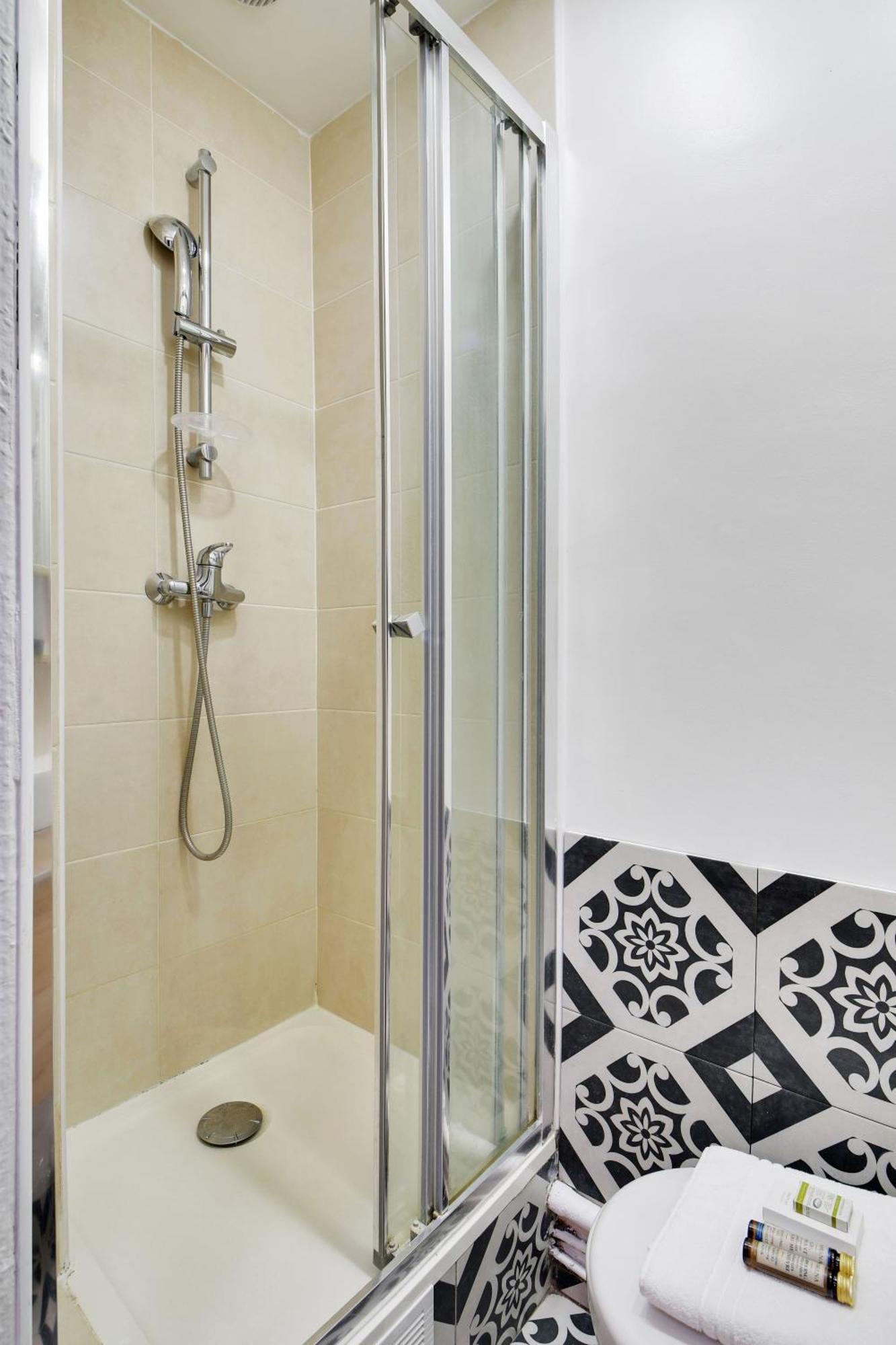 Comfortable Studio Porte-dauphine Apartment