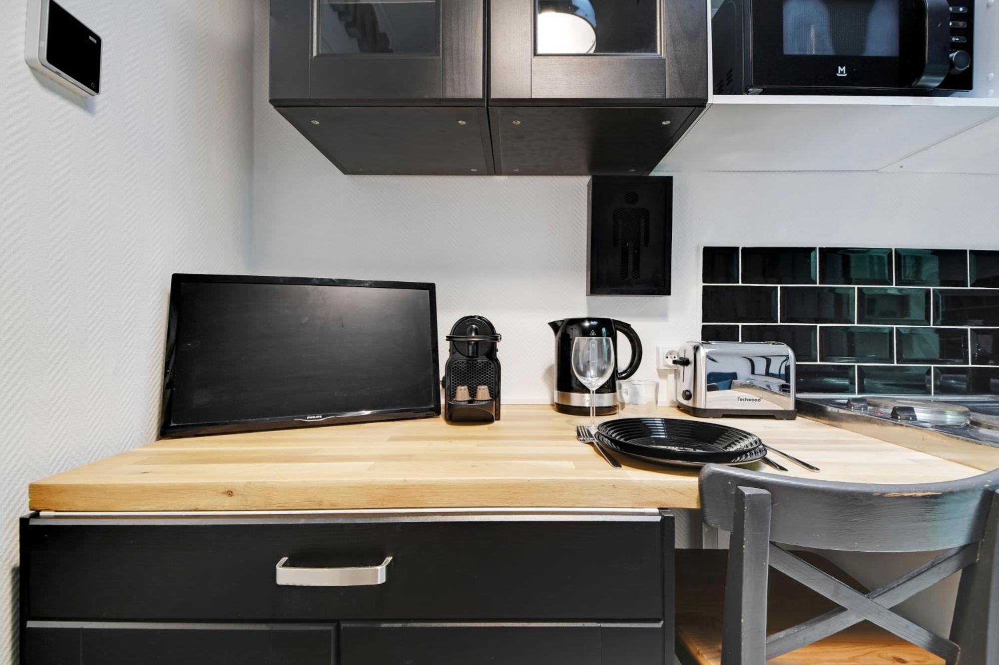 Comfortable Studio Porte-dauphine Apartment Paris