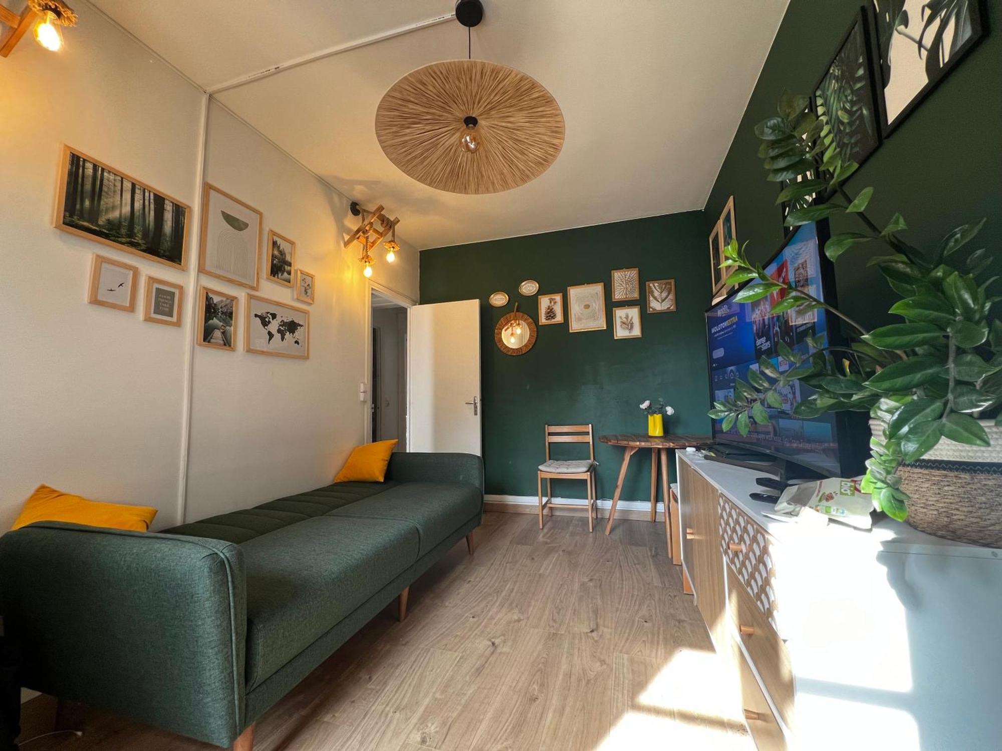 Un A Cote De La Cite Florale Appartement