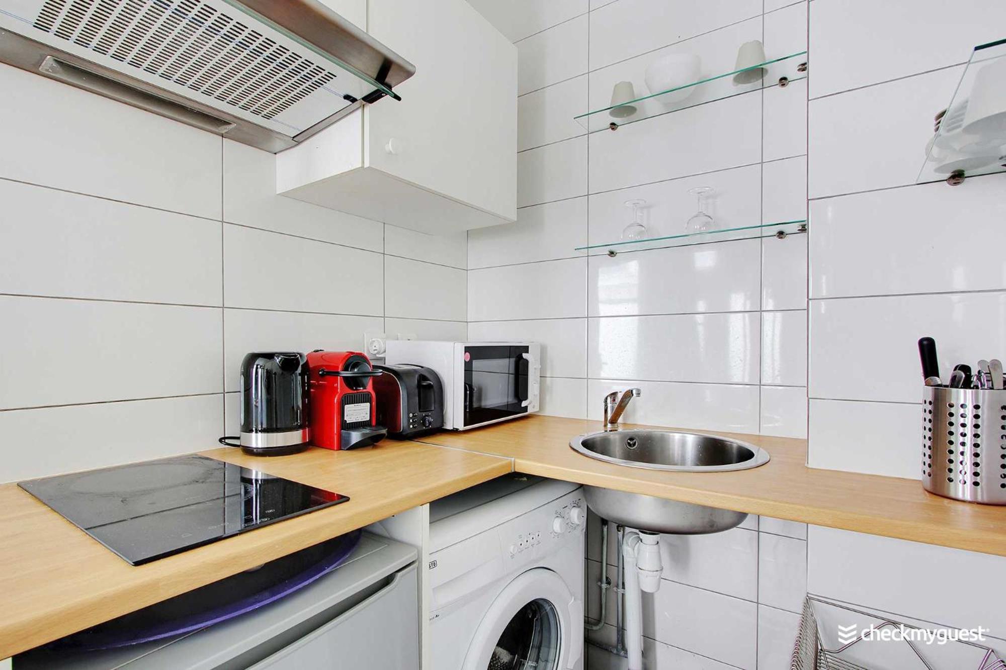 Apartment A Parisian Experience For 2 - Place De Clichy