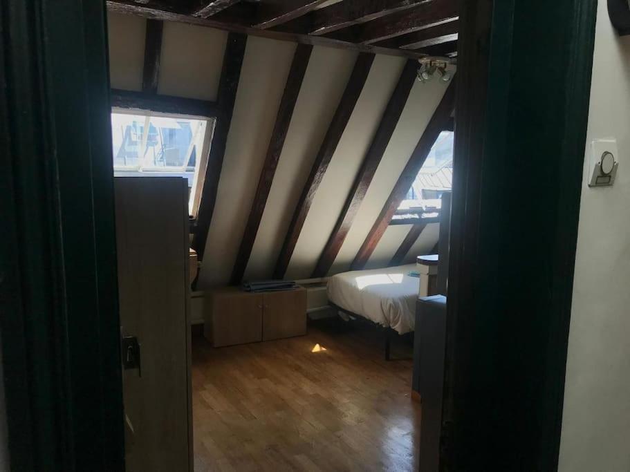 Apartment Parisien Plein De Charme Paris