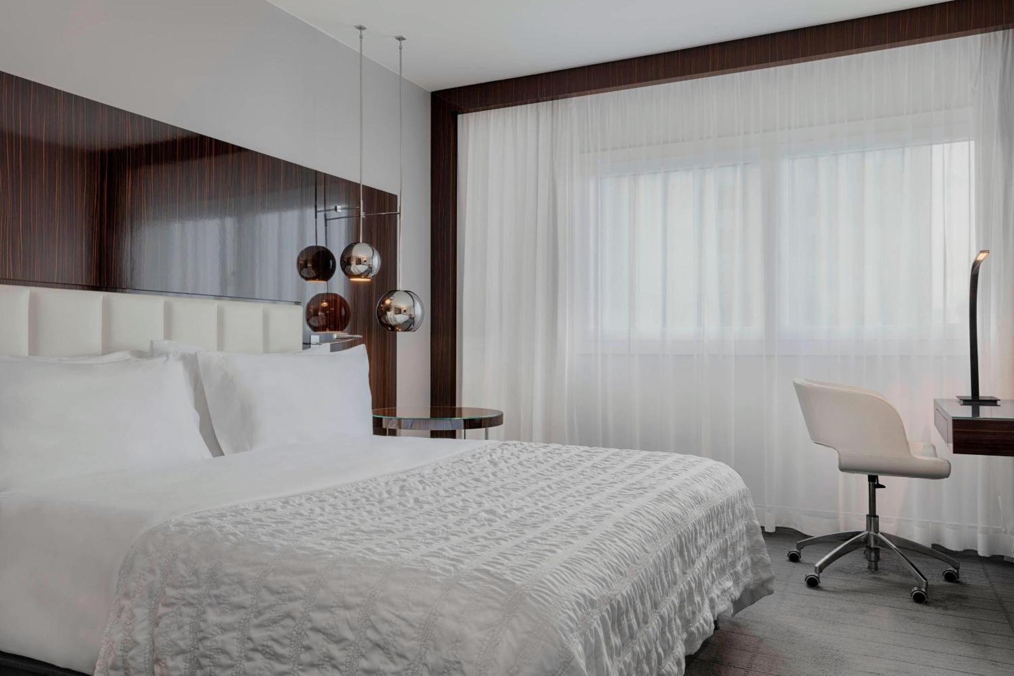 Hotel Le Meridien Etoile