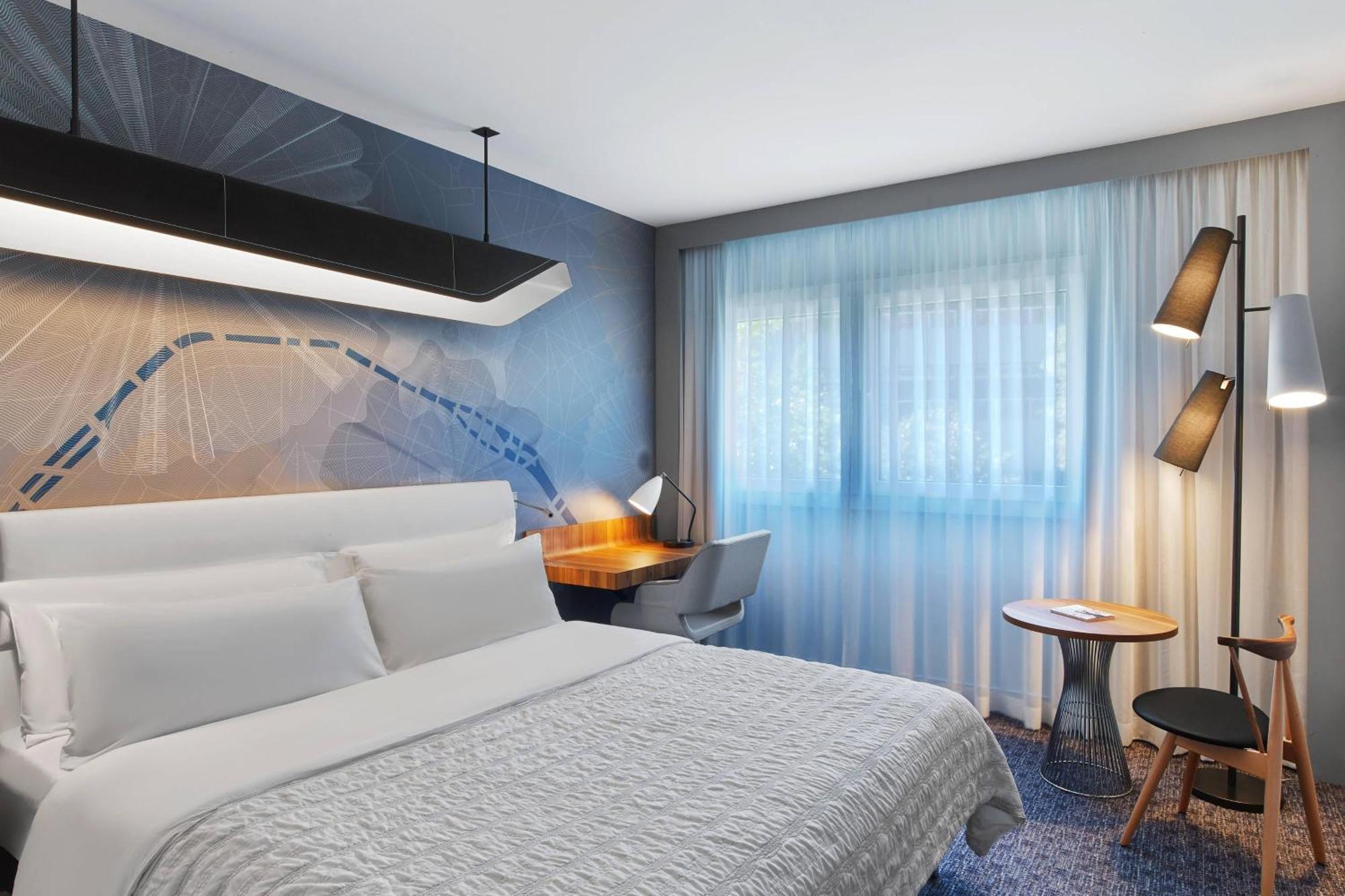 Le Meridien Etoile Hotel 4*