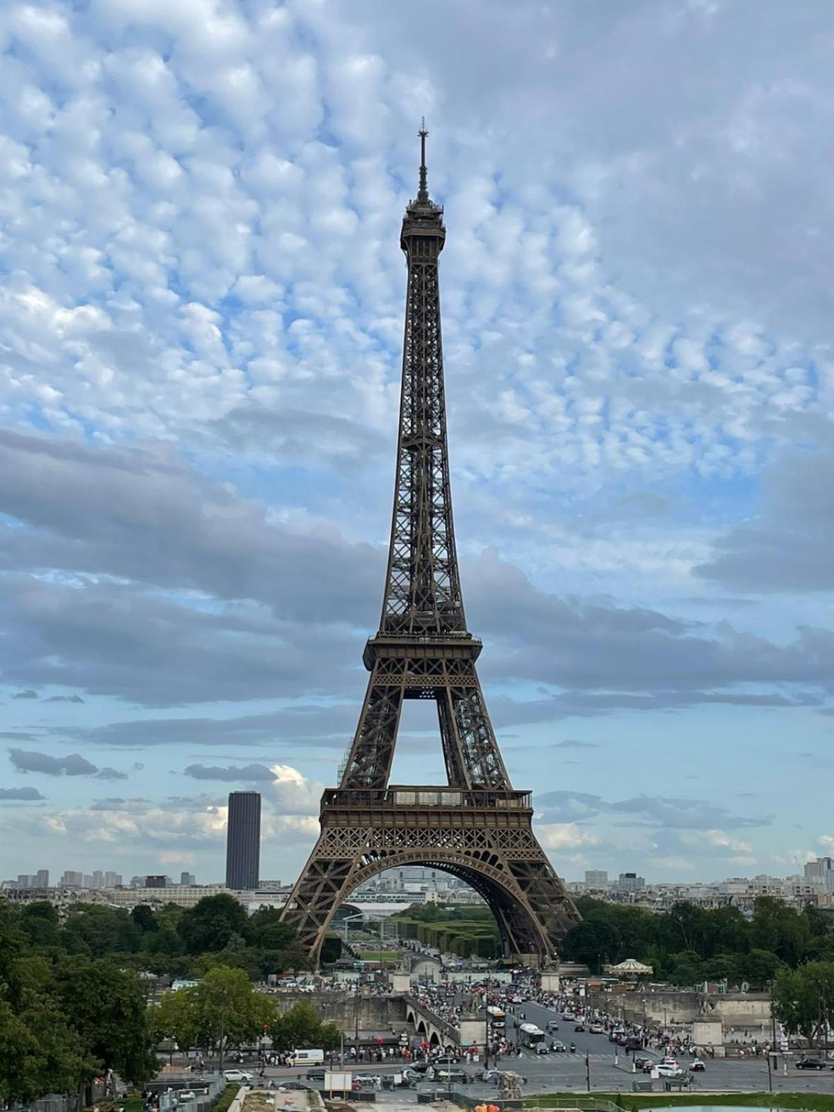 Bonito Cerca De La Torre Eiffel