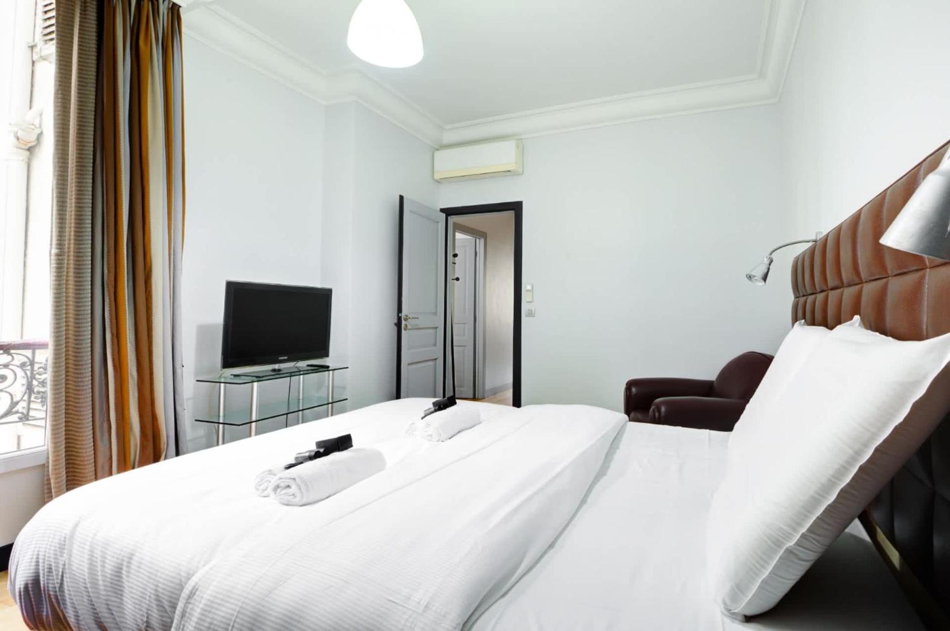 Apartment Moderne Avec Cuisine Equipee Et Balcon
