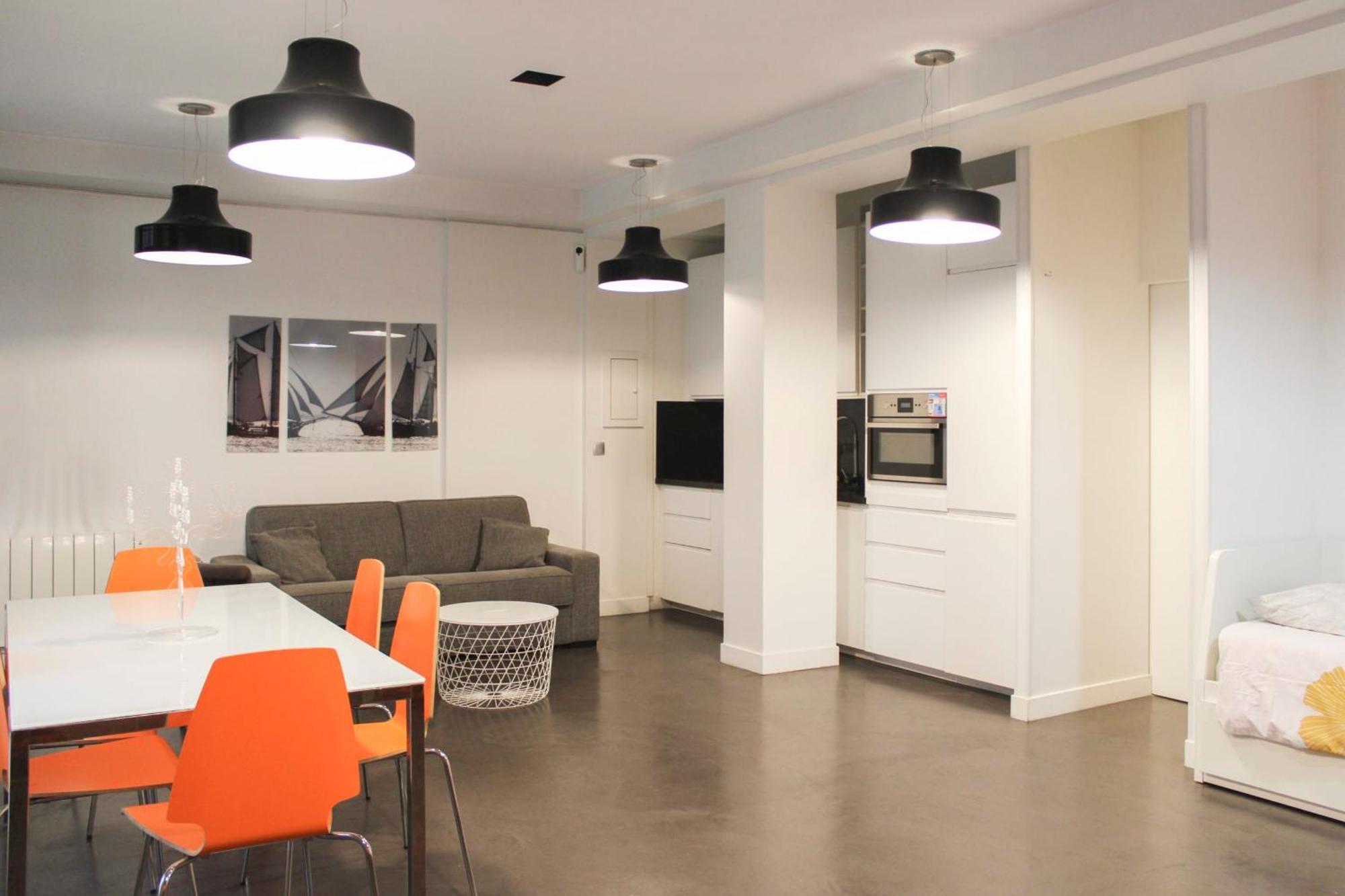 Bright Flat With Terrace *