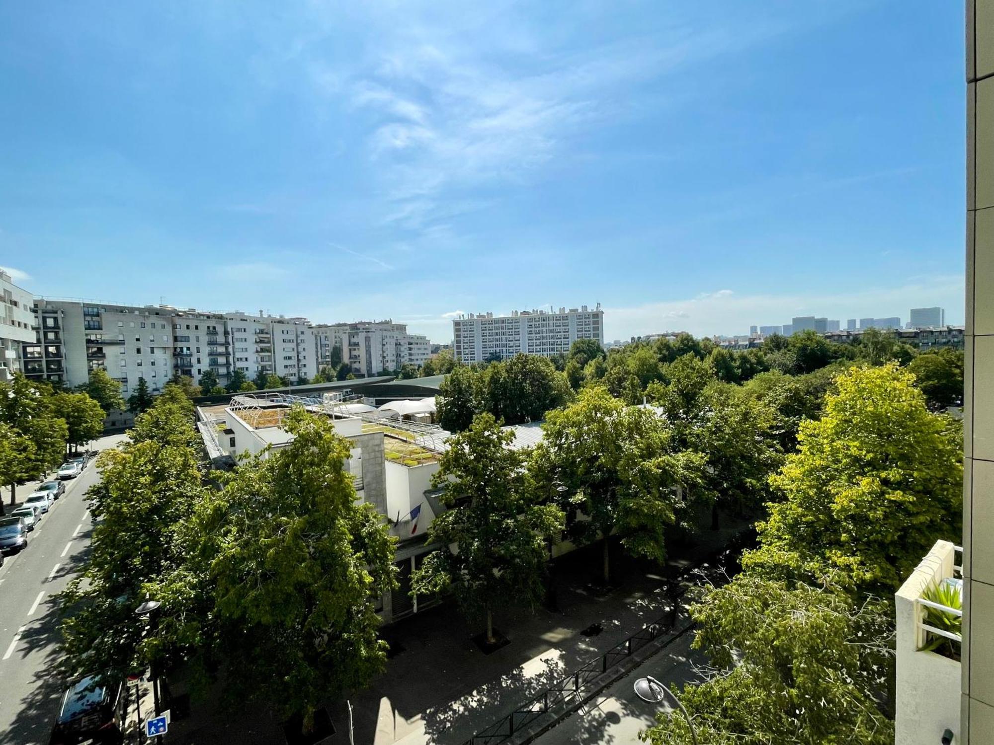 Magnifique 3 Pieces De 55m2 Au Calme Avec Balcon * Paris