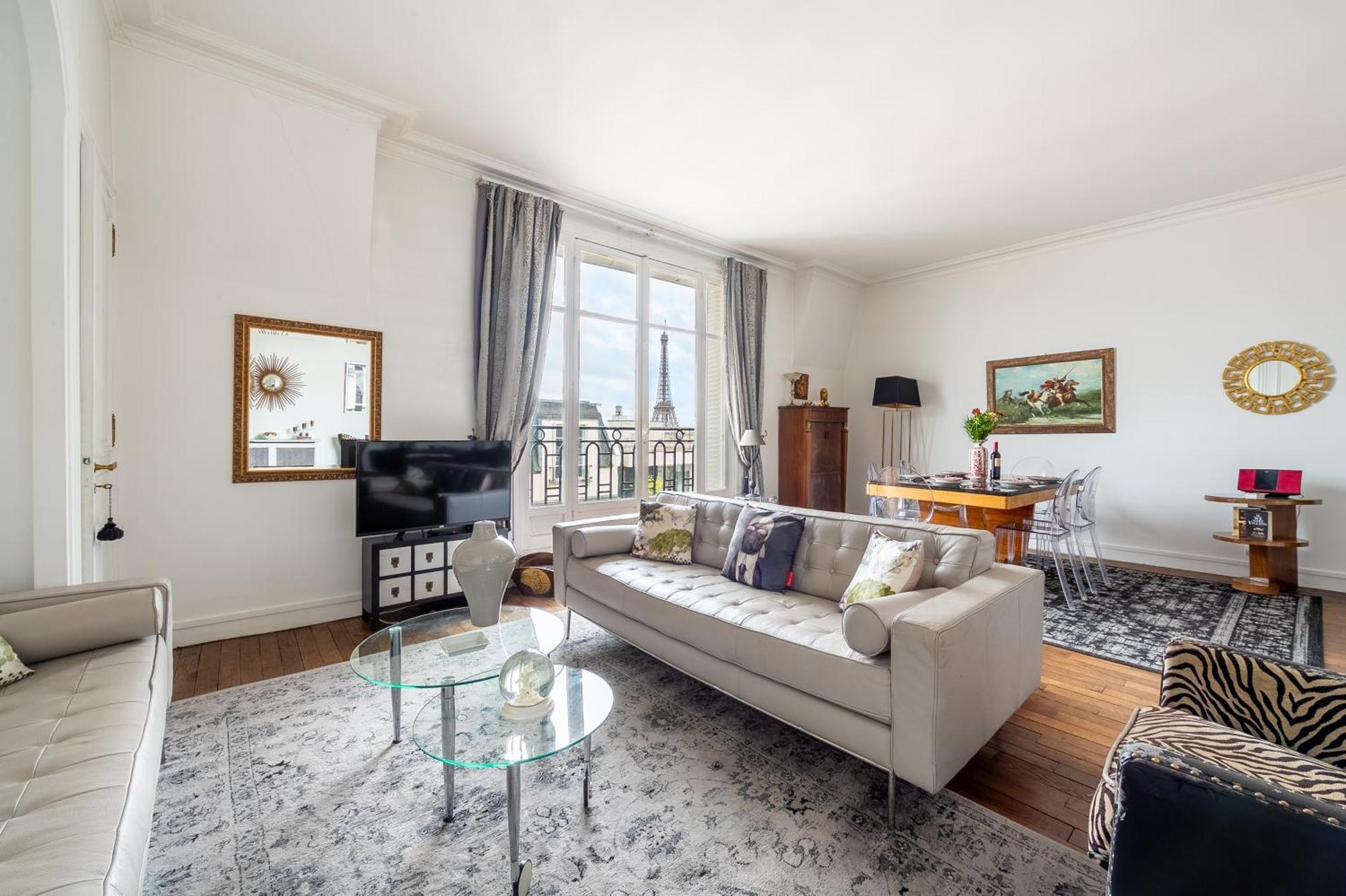 Apartment Champs Elysees I Vue Sur Tour Eiffel & Spacieux
