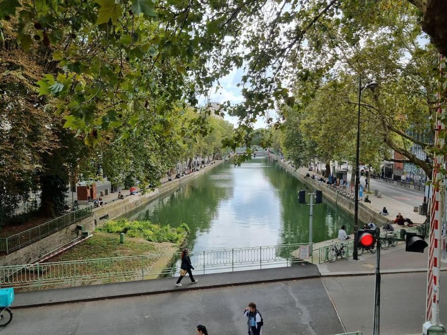 Le Petit Quai De Seine Paris