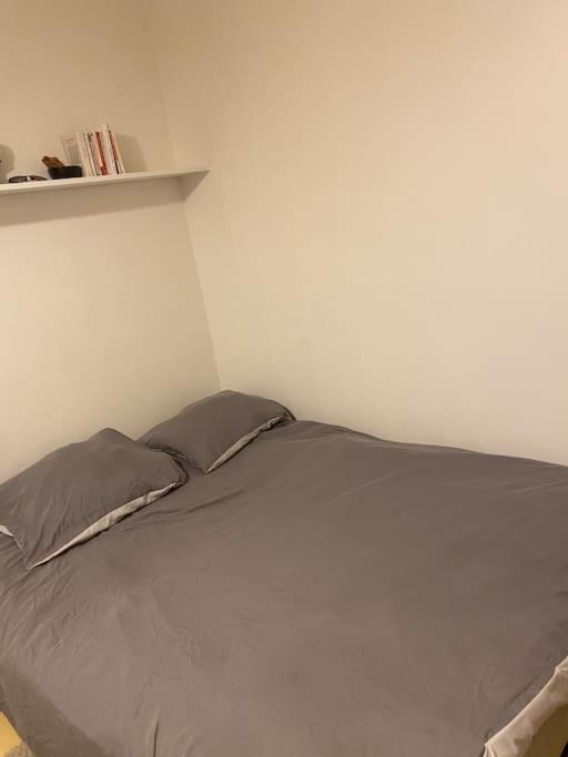 Studio 13m2completement Paris