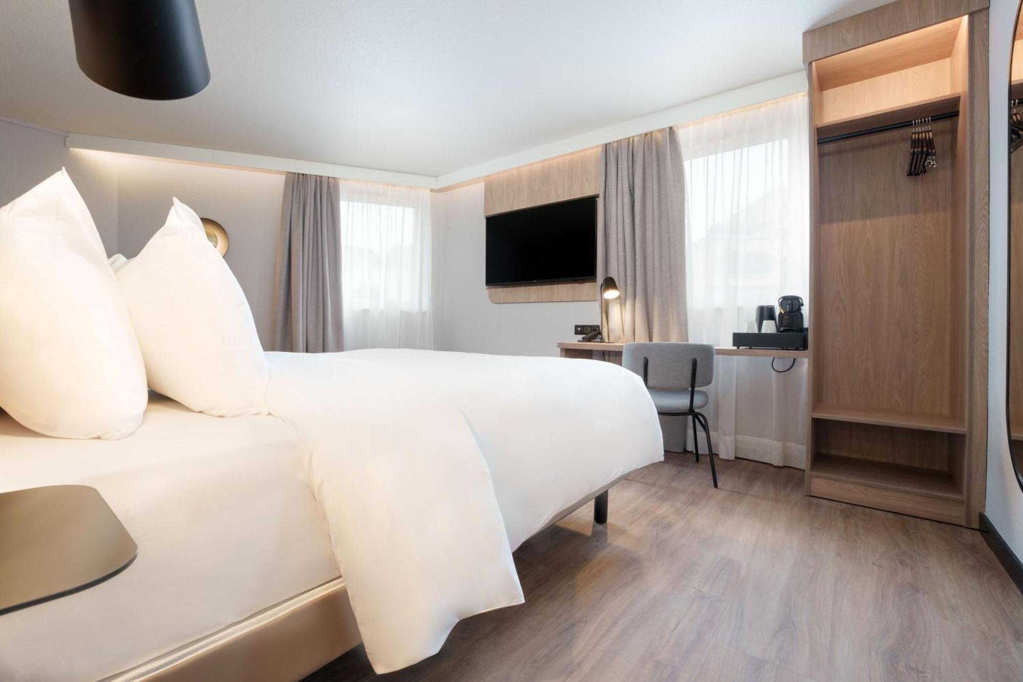 Campanile 19 - La 3* Paris
